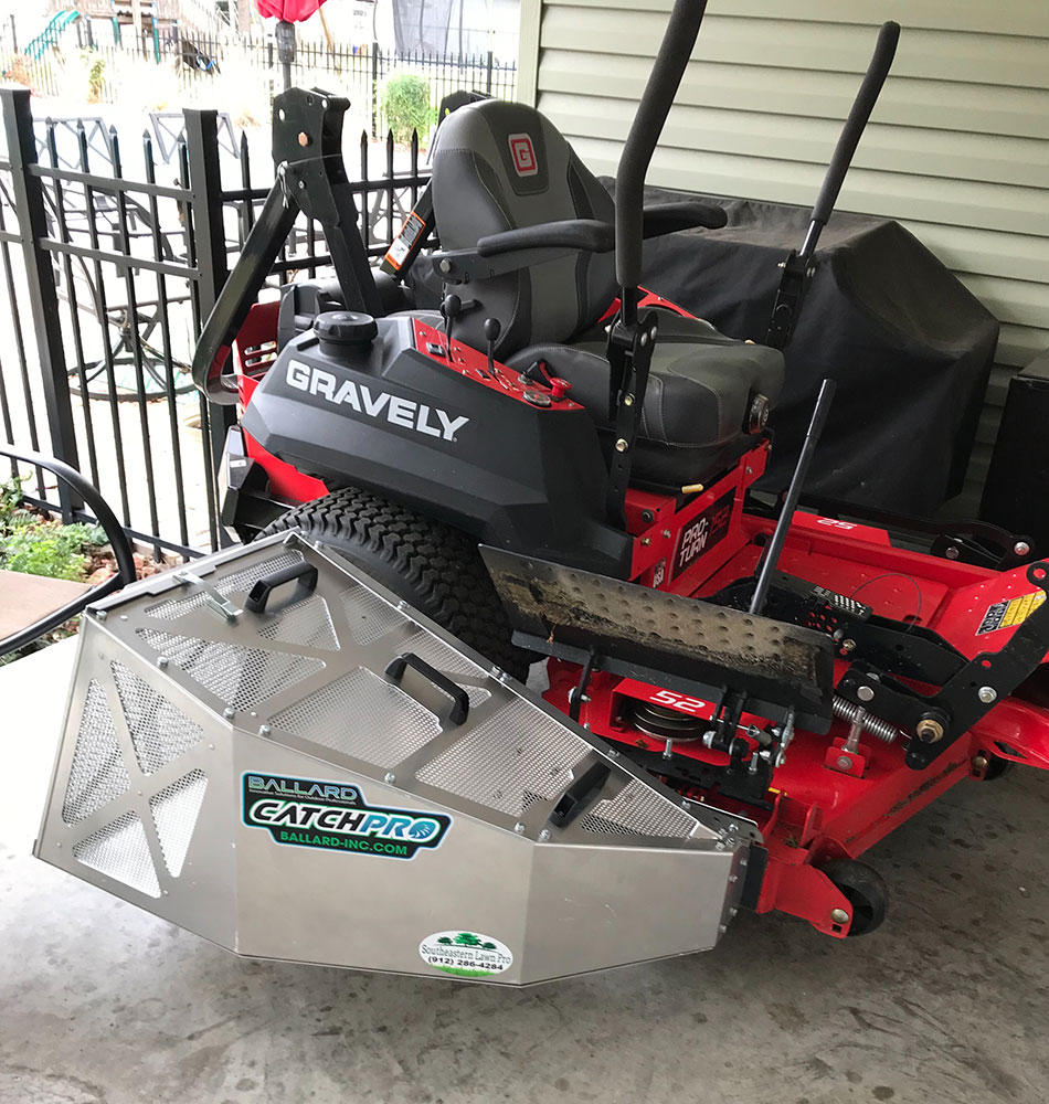 CatchPro Aluminum Mower Bagger with for Raptor Series image number null