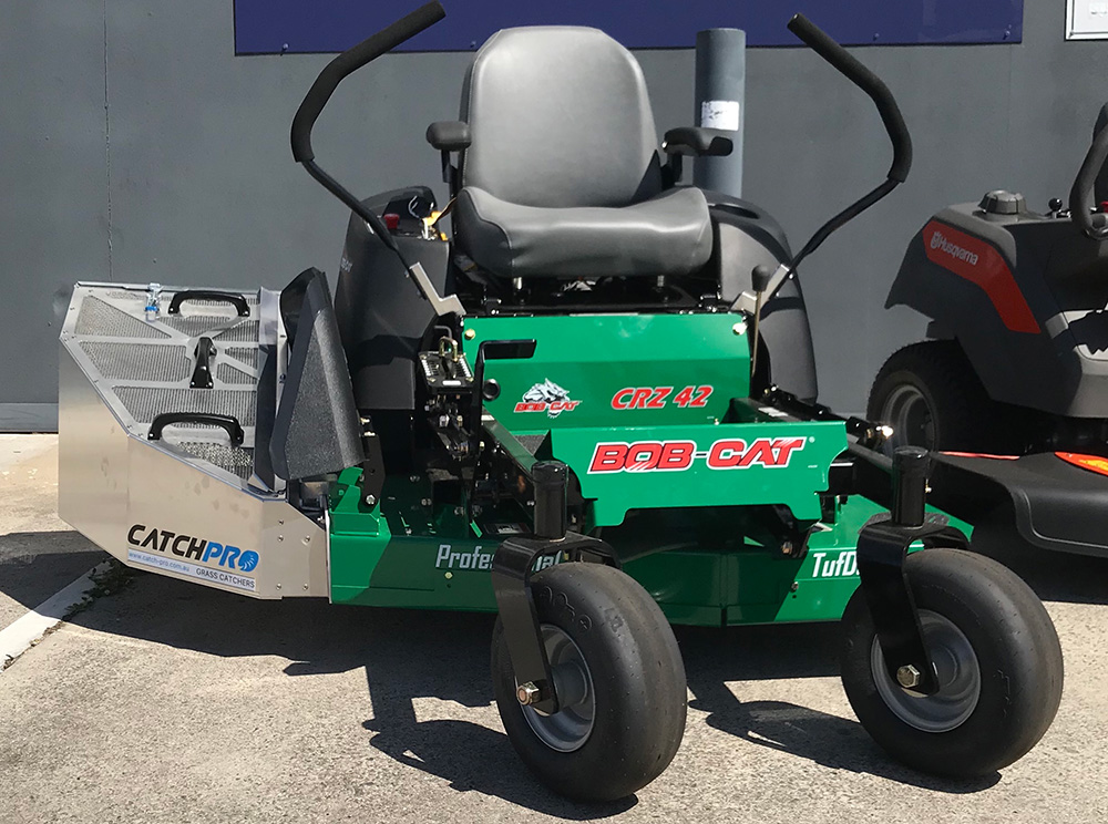 CatchPro Aluminum Mower Bagger with for Raptor Series image number null
