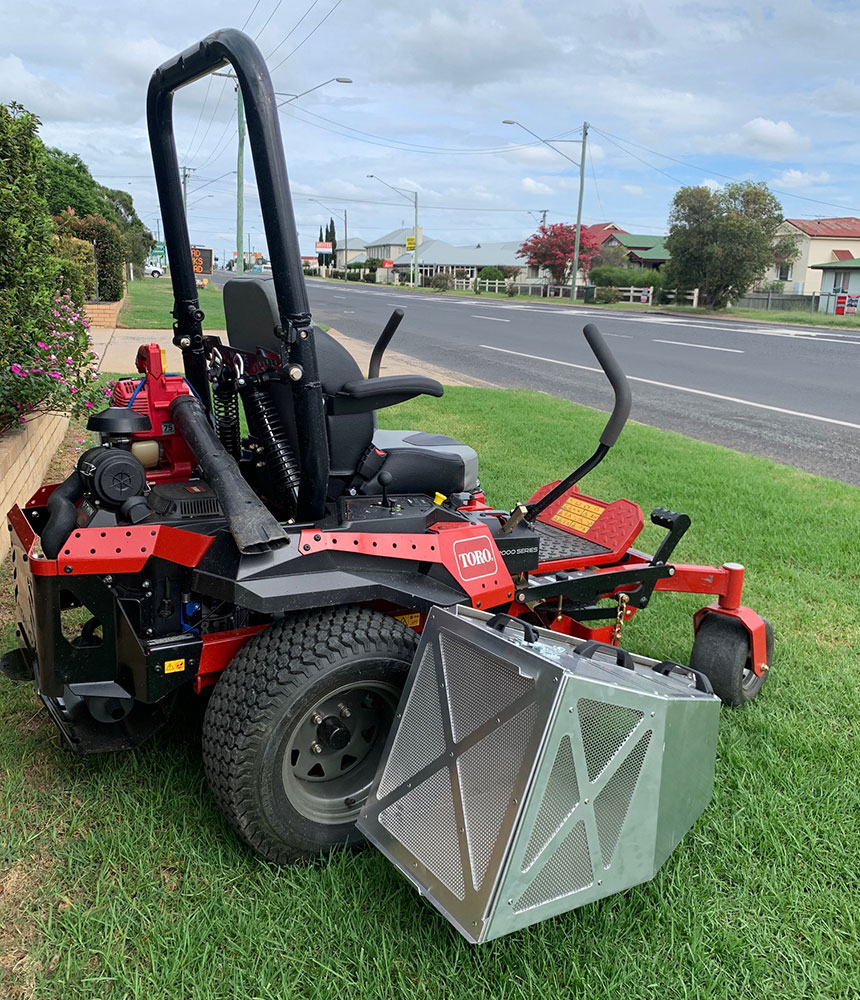 CatchPro Aluminum Mower Bagger with for Raptor Series image number null