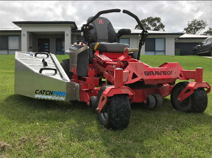 CatchPro Aluminum Mower Bagger with for Raptor Series image number null