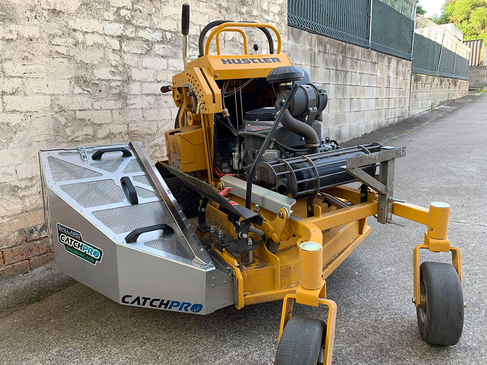 CatchPro Aluminum Mower Bagger with for Raptor Series image number null